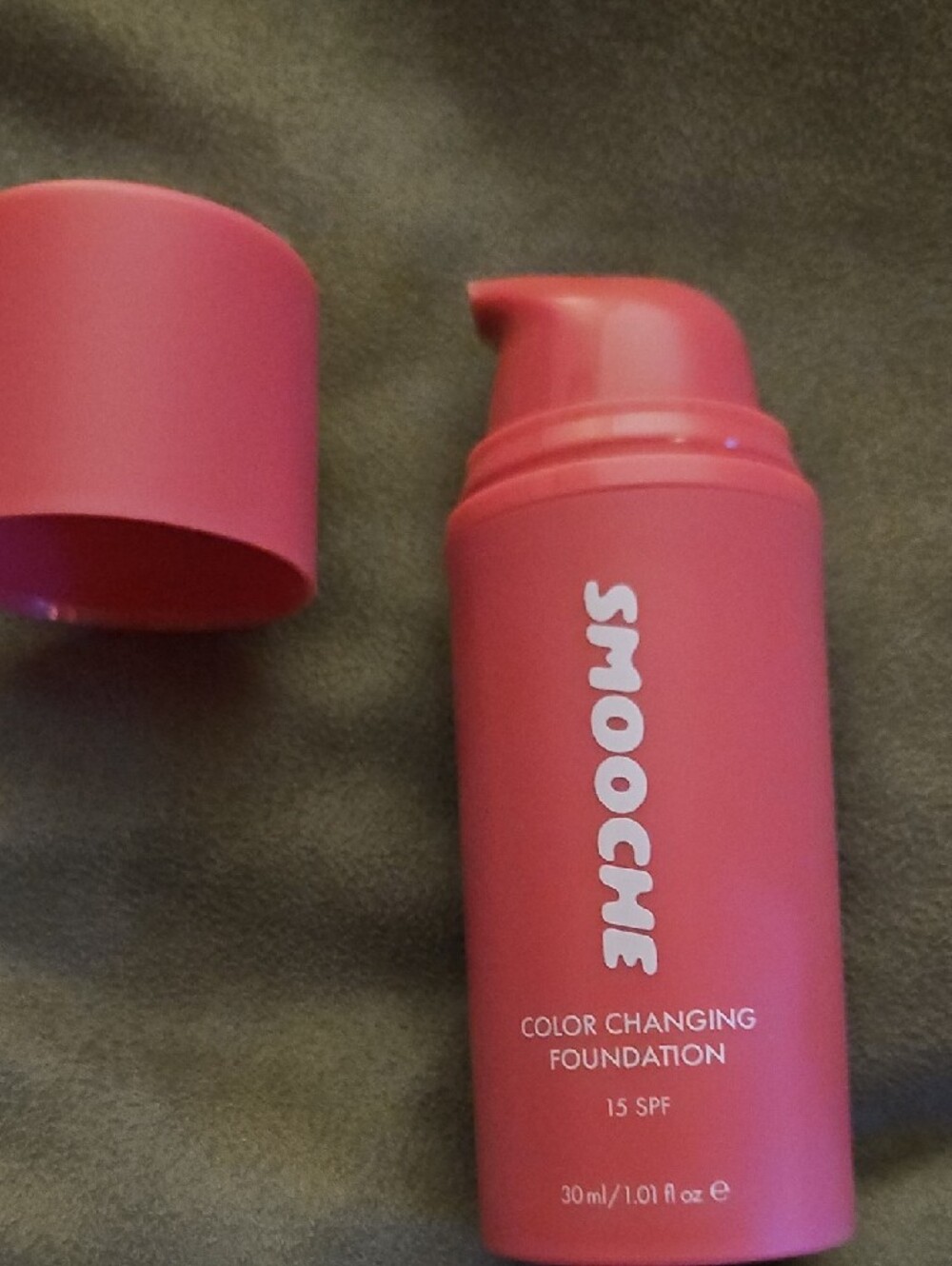 Smoochie Color Changing Foundation - Pink Bottle - Picture 2 of 2